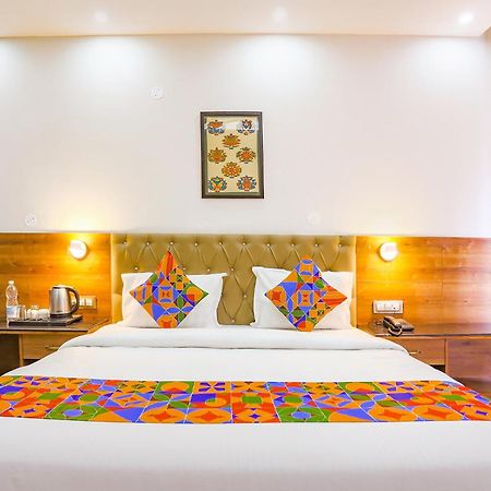 Fabhotel Outhills 马拉里 外观 照片