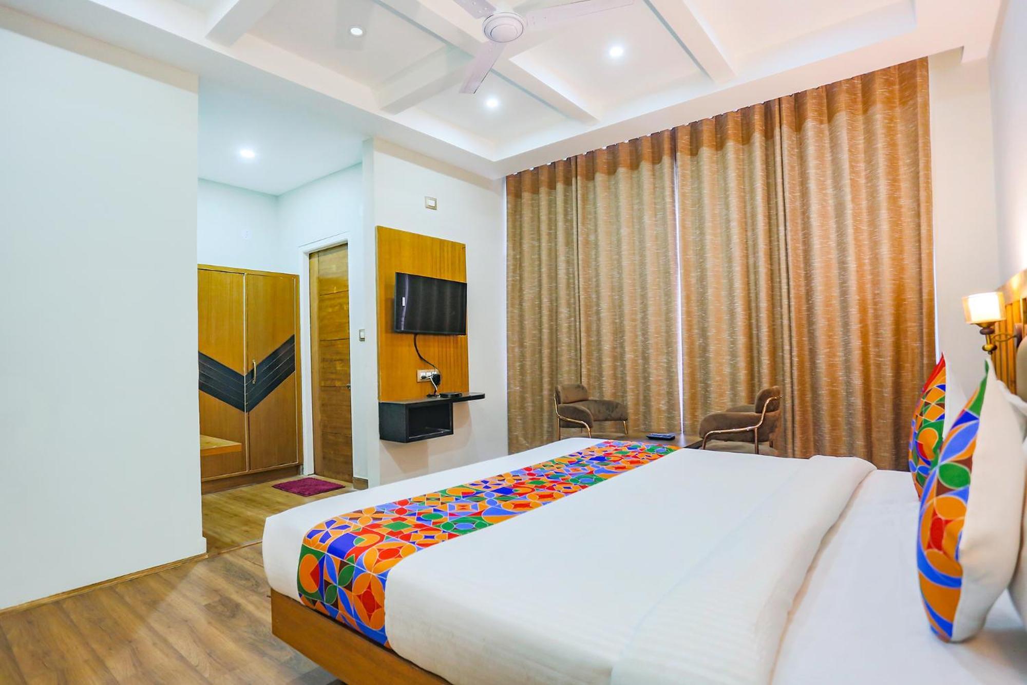 Fabhotel Outhills 马拉里 外观 照片