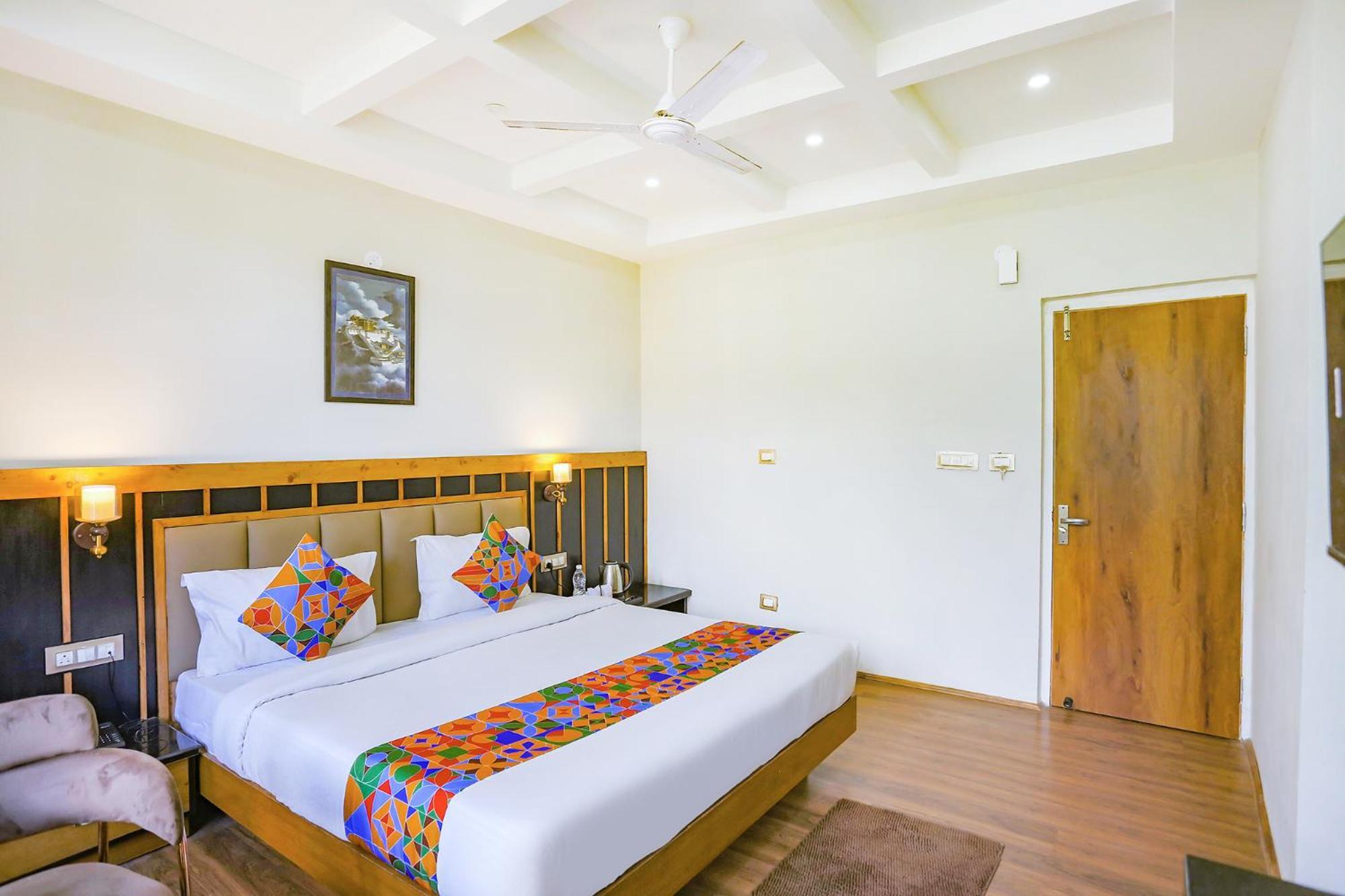 Fabhotel Outhills 马拉里 外观 照片