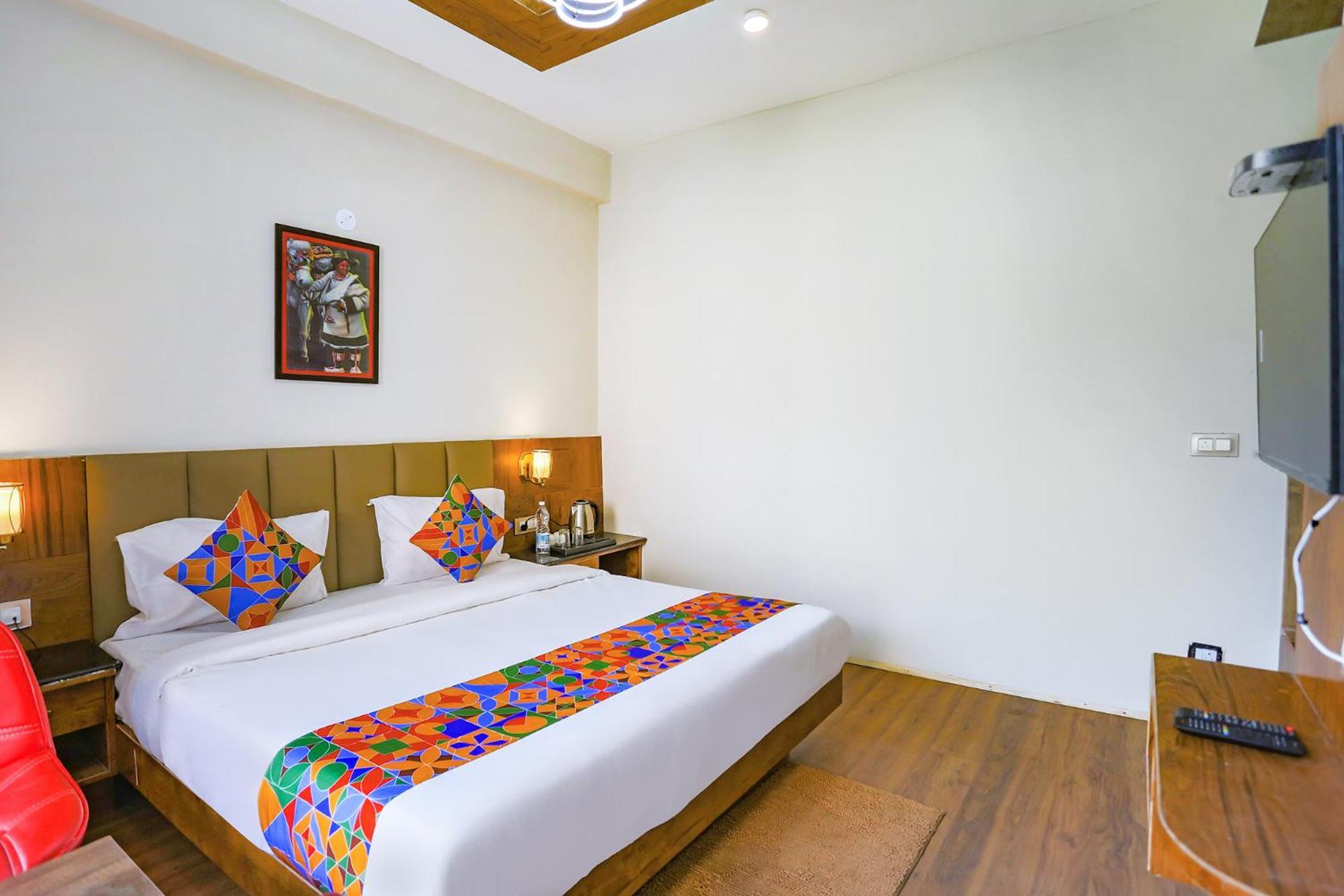 Fabhotel Outhills 马拉里 外观 照片