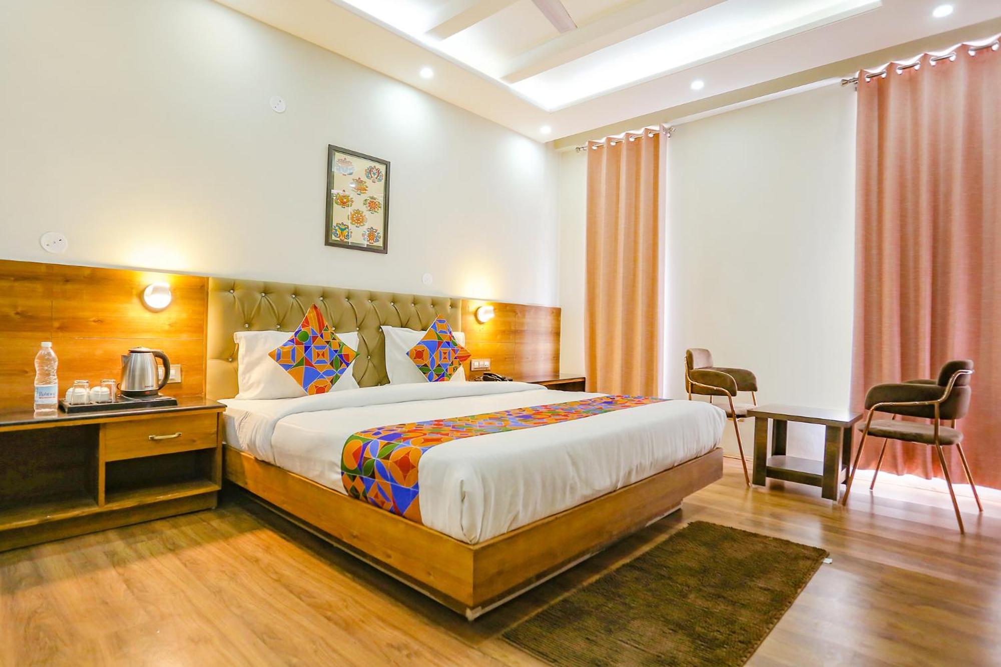Fabhotel Outhills 马拉里 外观 照片